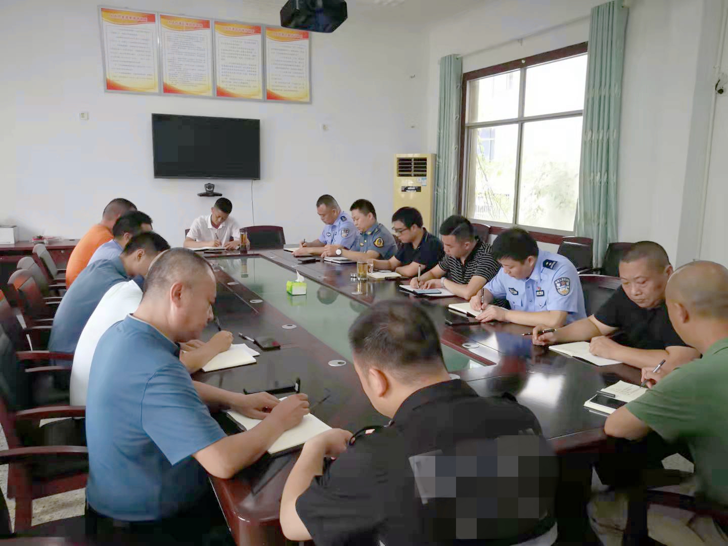9.13+李文 刘成举 孙勤+资阳联勤办联合地方政府召开节假日保通保畅协调会