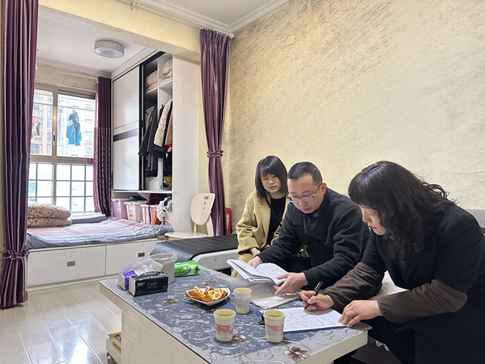 2023.3.1+成渝分公司+内江管理处工会关心走访困难女职工+孙东华 2023.3.1+成渝分公司+内江管理处工会关心走访困难女职工+孙东华