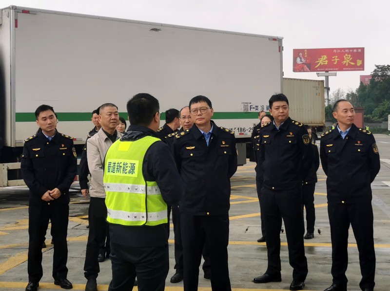 省交通执法总队（厅高管局）调研成渝高速安全生产和服务保障工作